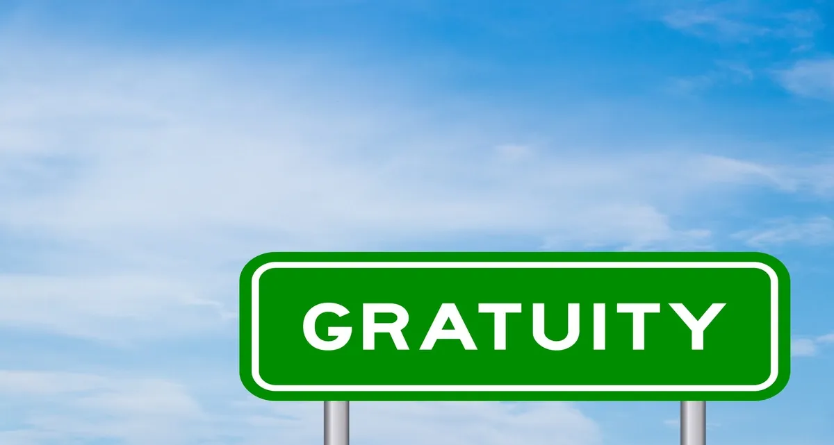 How Do Gratuity Calculation, Limits and Tax Differ for Government and Private Employees?